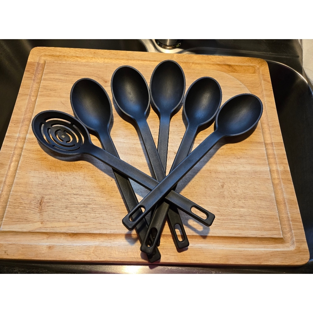 Lot of 6 Room Essentials serving spoons